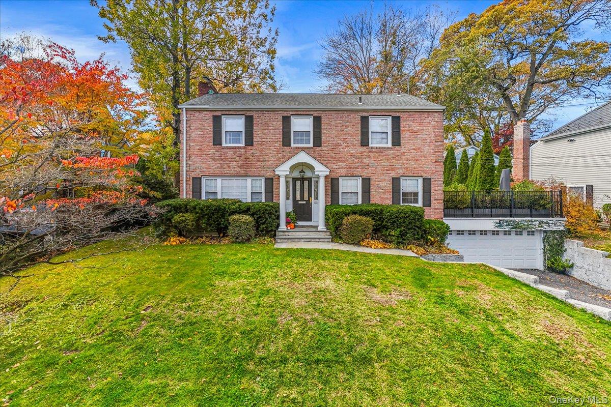 53 Stuart Place, Manhasset, NY 11030