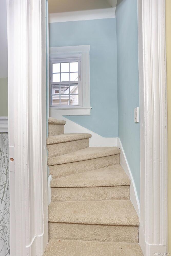 81 E Maple Avenue, Suffern, NY 10901