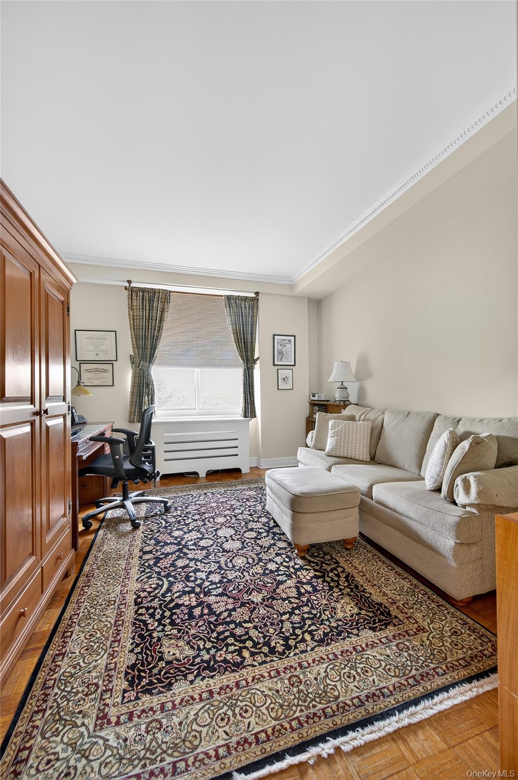 100 Hilton Avenue # 411, Garden City, NY 11530