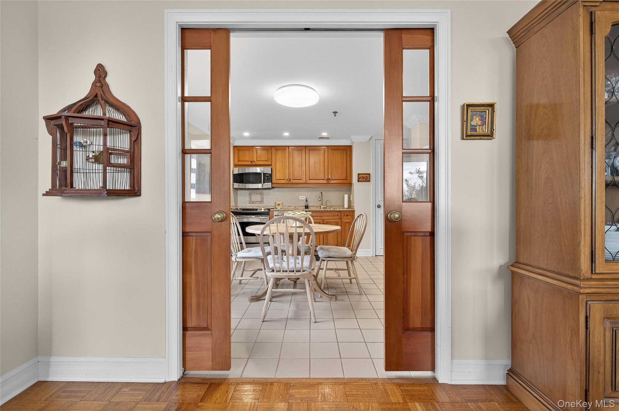 100 Hilton Avenue # 411, Garden City, NY 11530