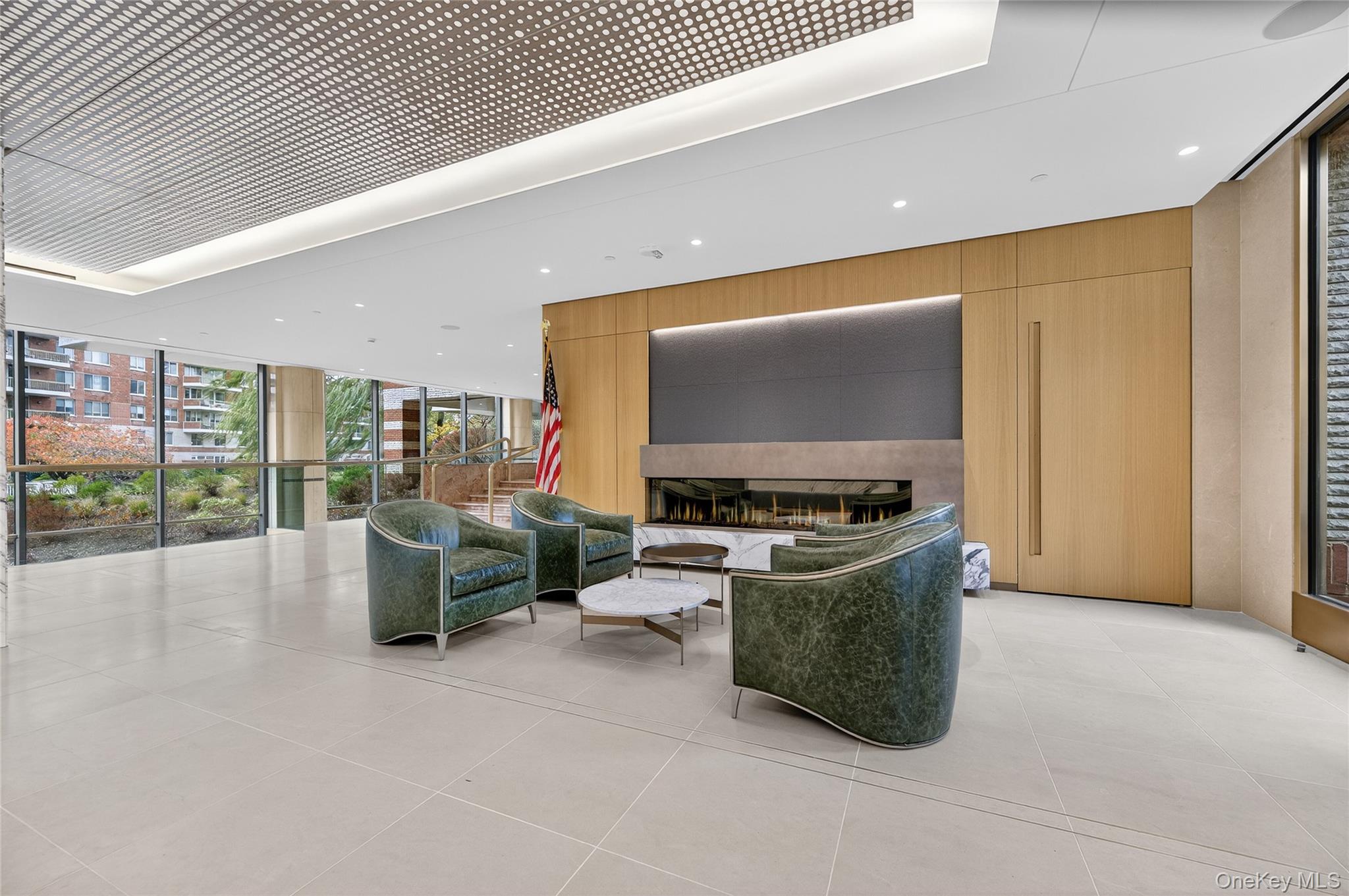 100 Hilton Avenue # 411, Garden City, NY 11530