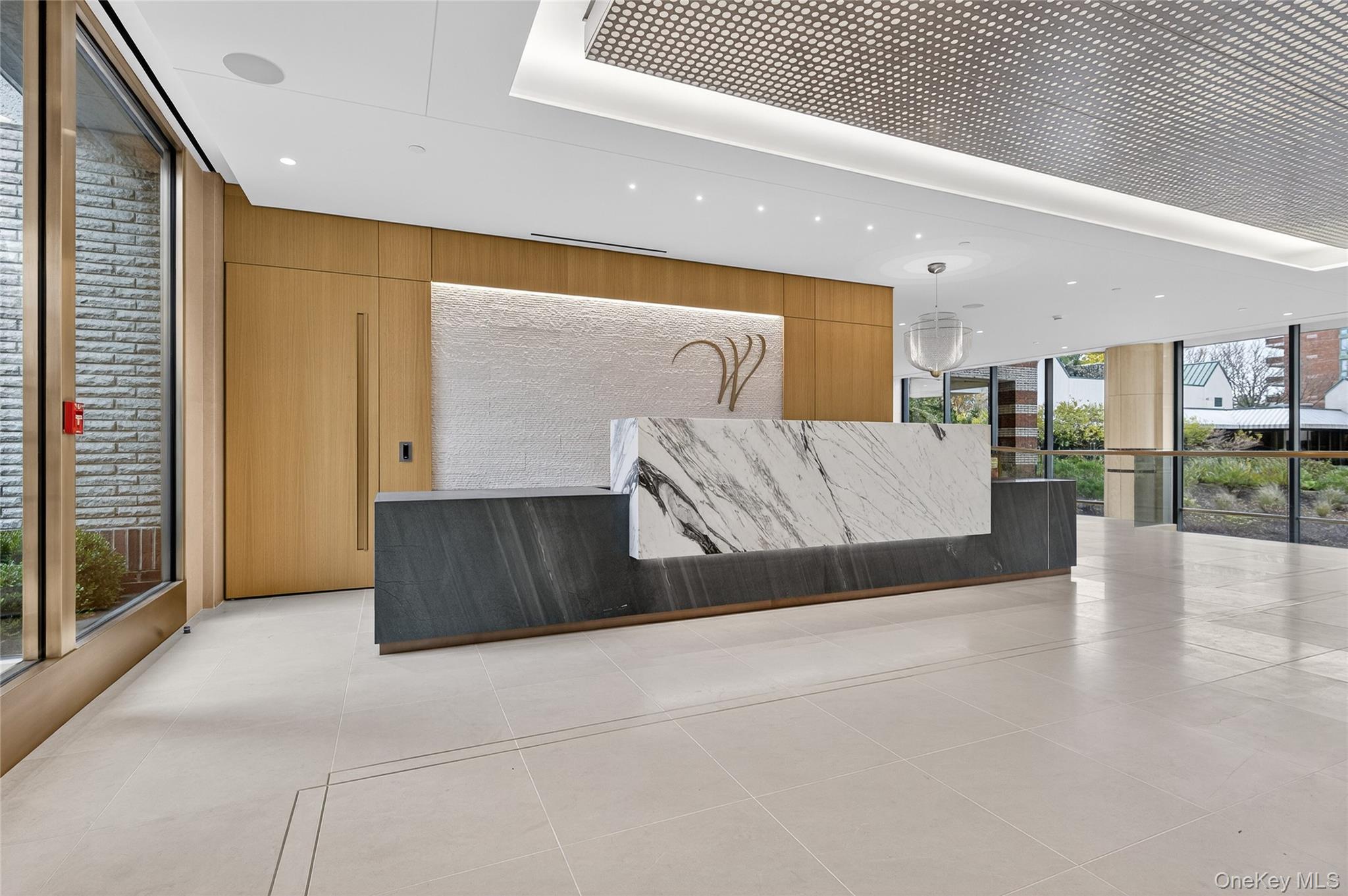 100 Hilton Avenue # 411, Garden City, NY 11530