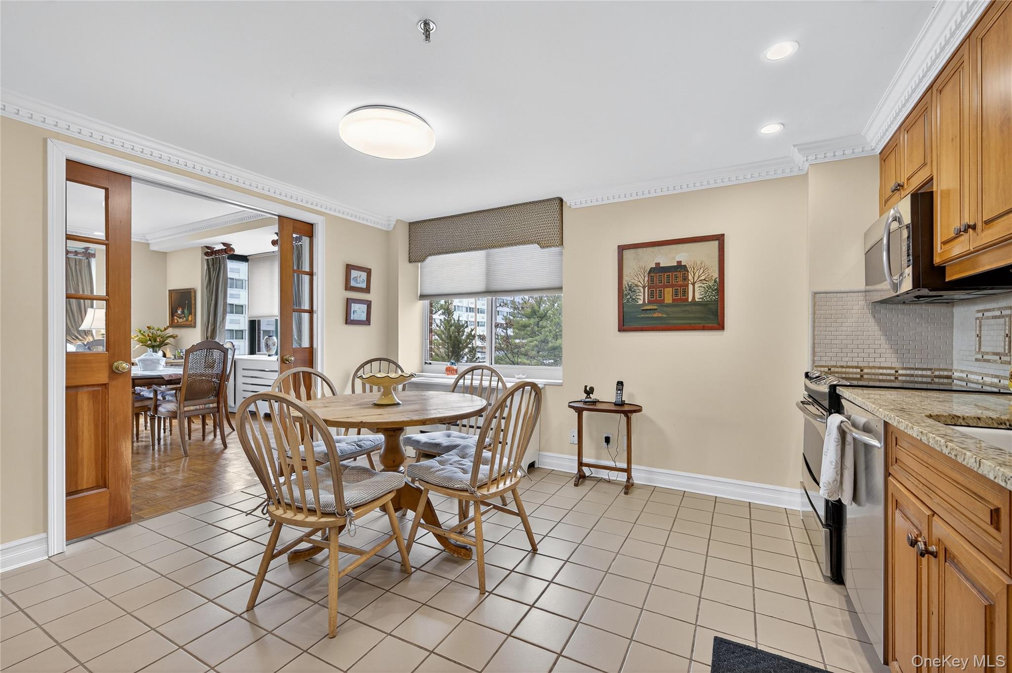 100 Hilton Avenue # 411, Garden City, NY 11530