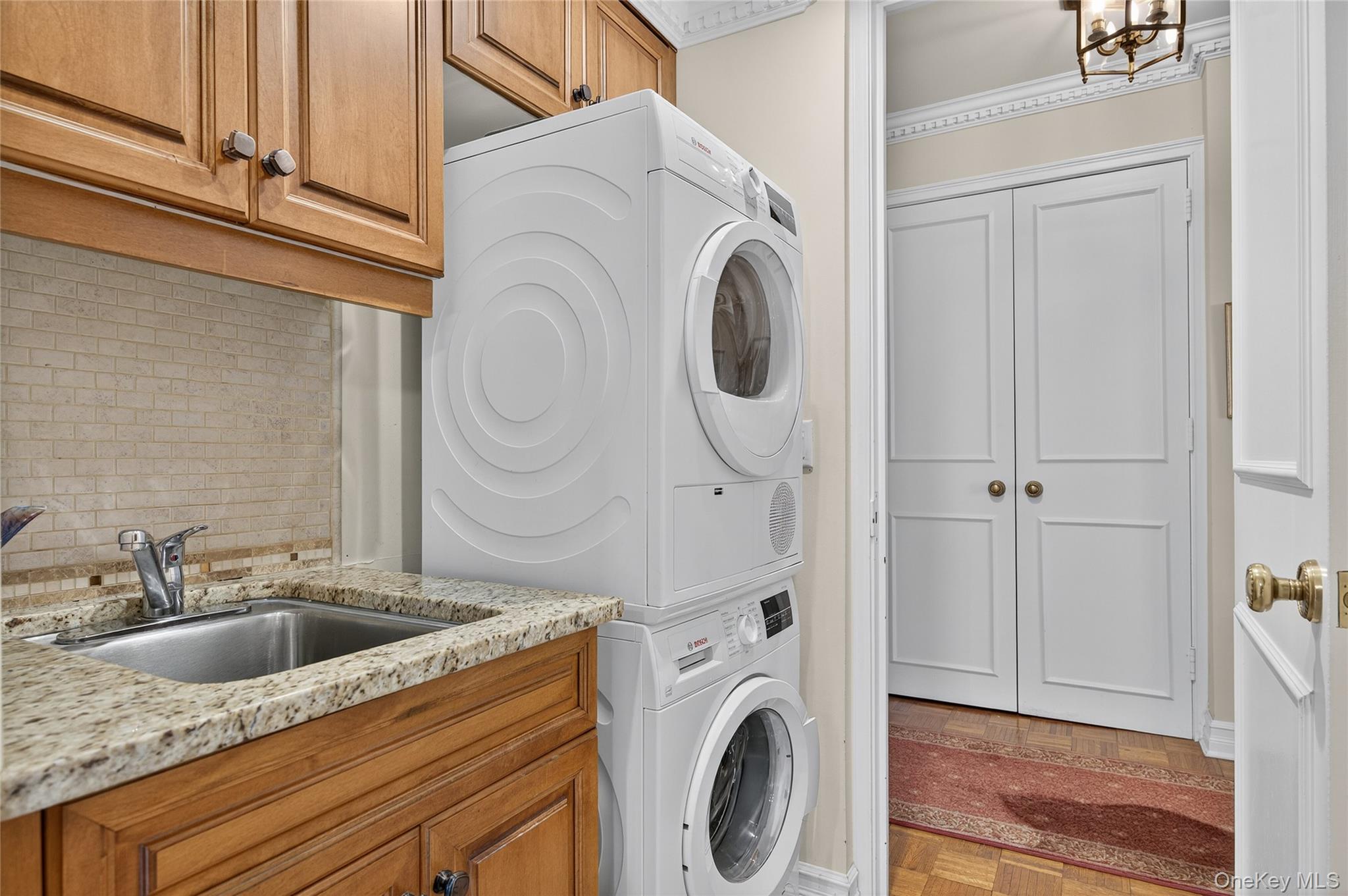 100 Hilton Avenue # 411, Garden City, NY 11530