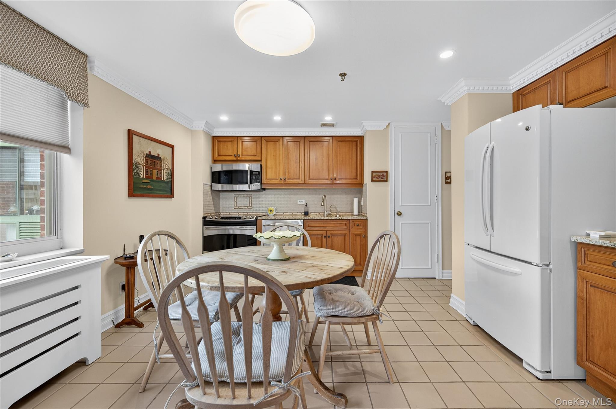 100 Hilton Avenue # 411, Garden City, NY 11530