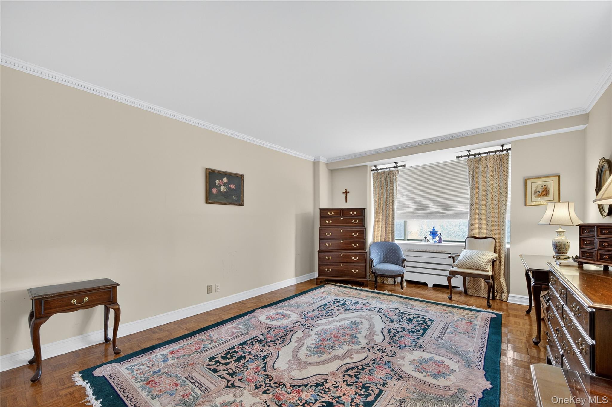 100 Hilton Avenue # 411, Garden City, NY 11530