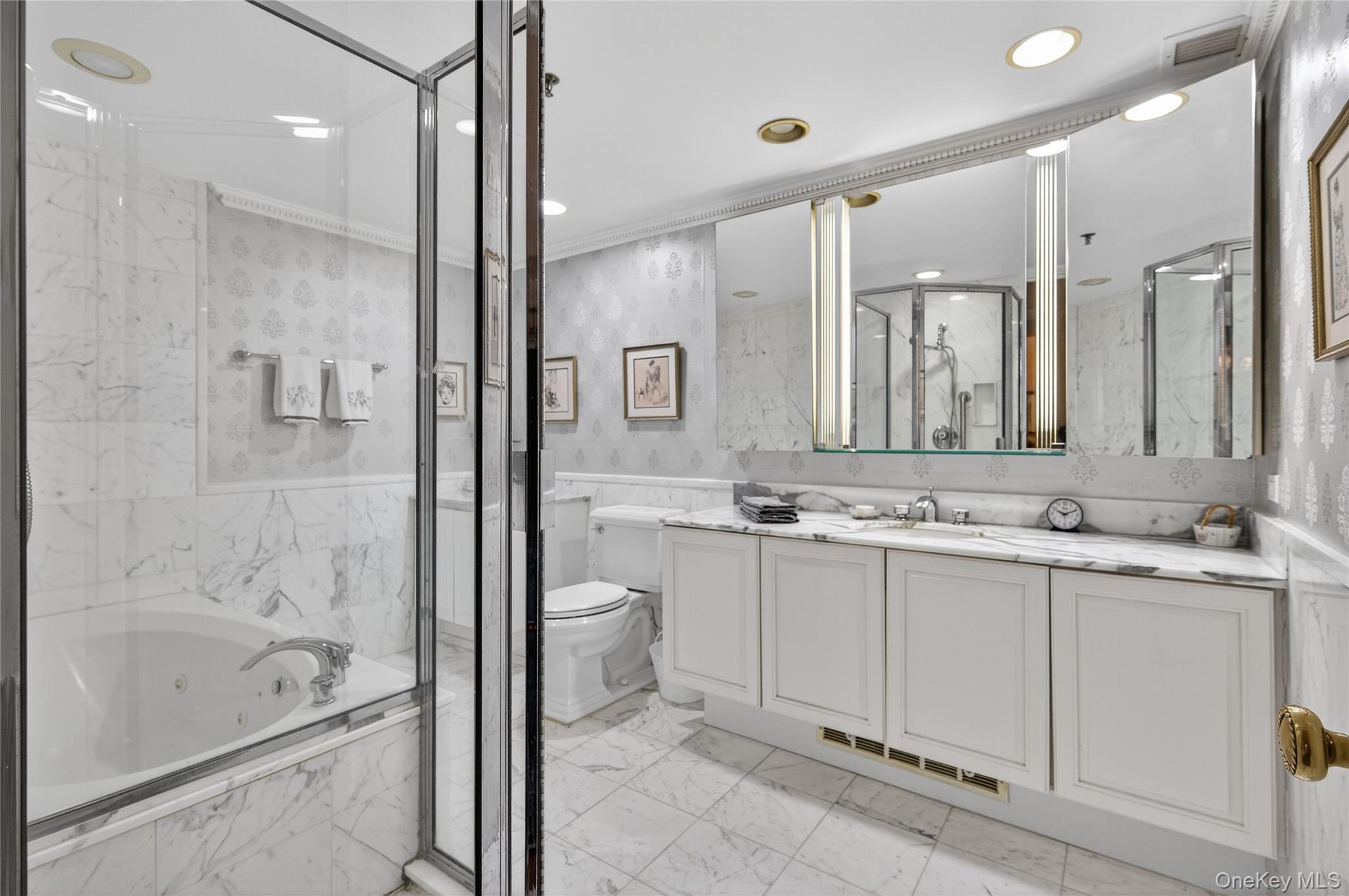 100 Hilton Avenue # 411, Garden City, NY 11530