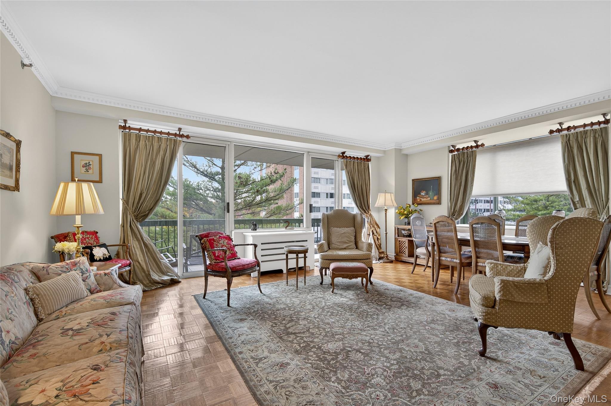 100 Hilton Avenue # 411, Garden City, NY 11530