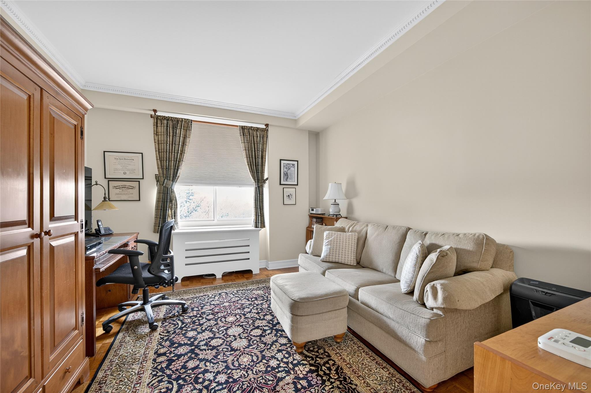 100 Hilton Avenue # 411, Garden City, NY 11530