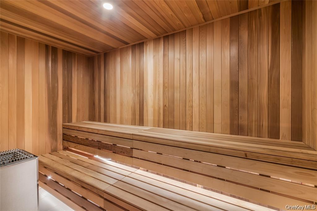 100 Hilton Avenue # 411, Garden City, NY 11530