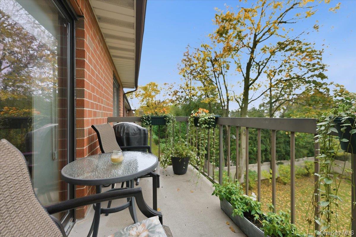 99 S Park Avenue # 311, Rockville Centre, NY 11570