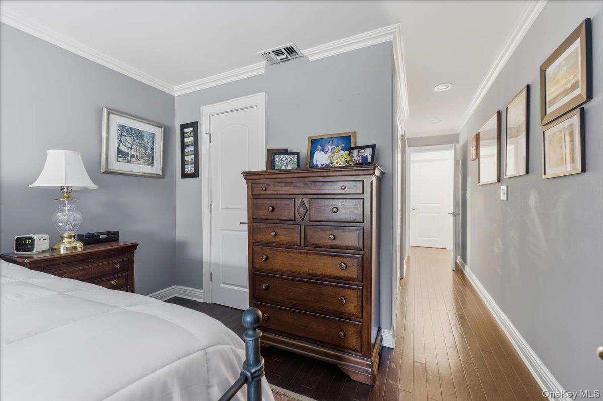 99 S Park Avenue # 311, Rockville Centre, NY 11570