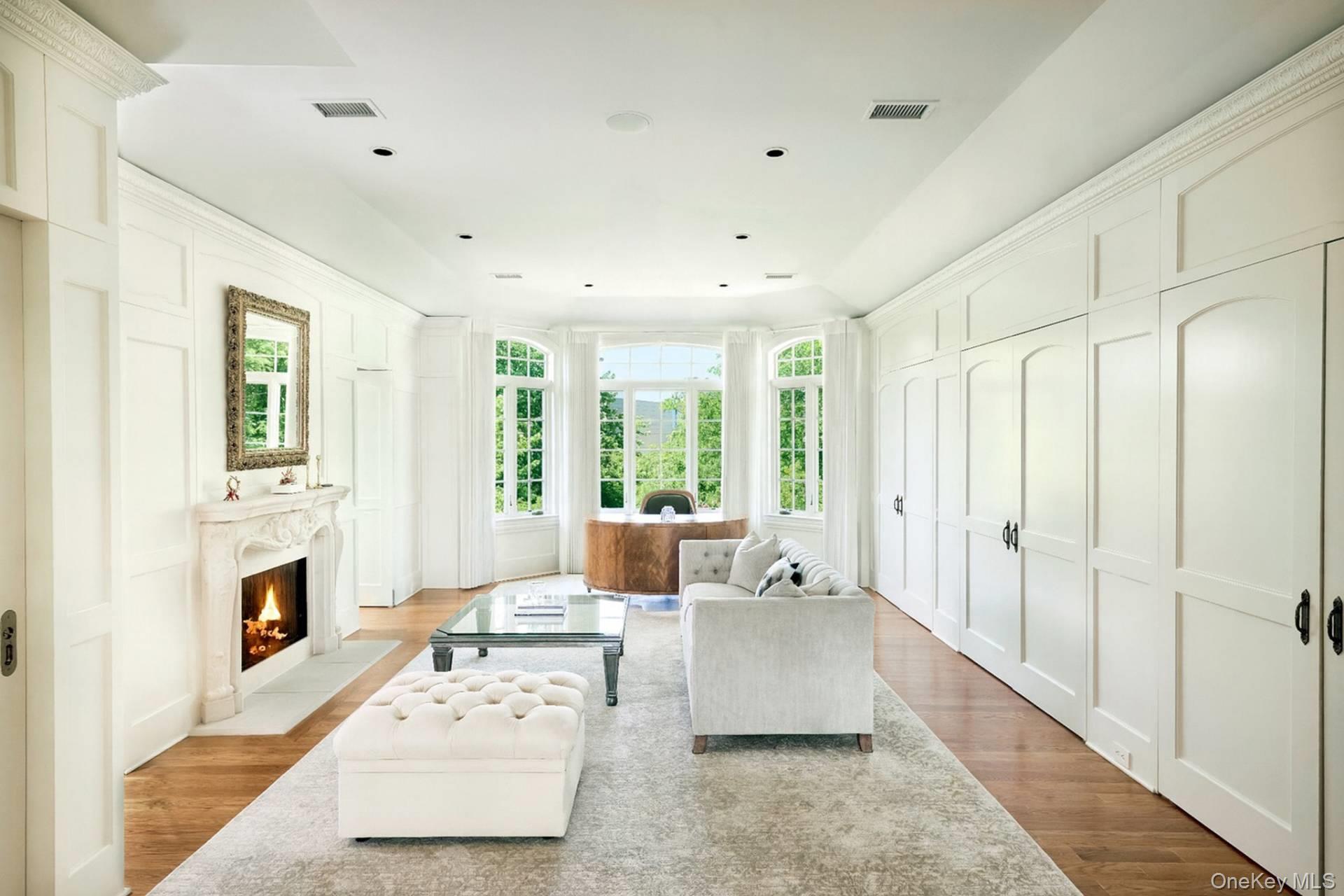 54 Cobb Isle Road, Water Mill, NY 11976