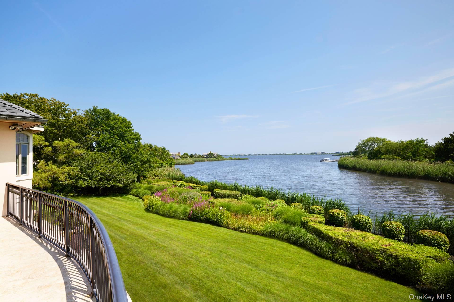 54 Cobb Isle Road, Water Mill, NY 11976