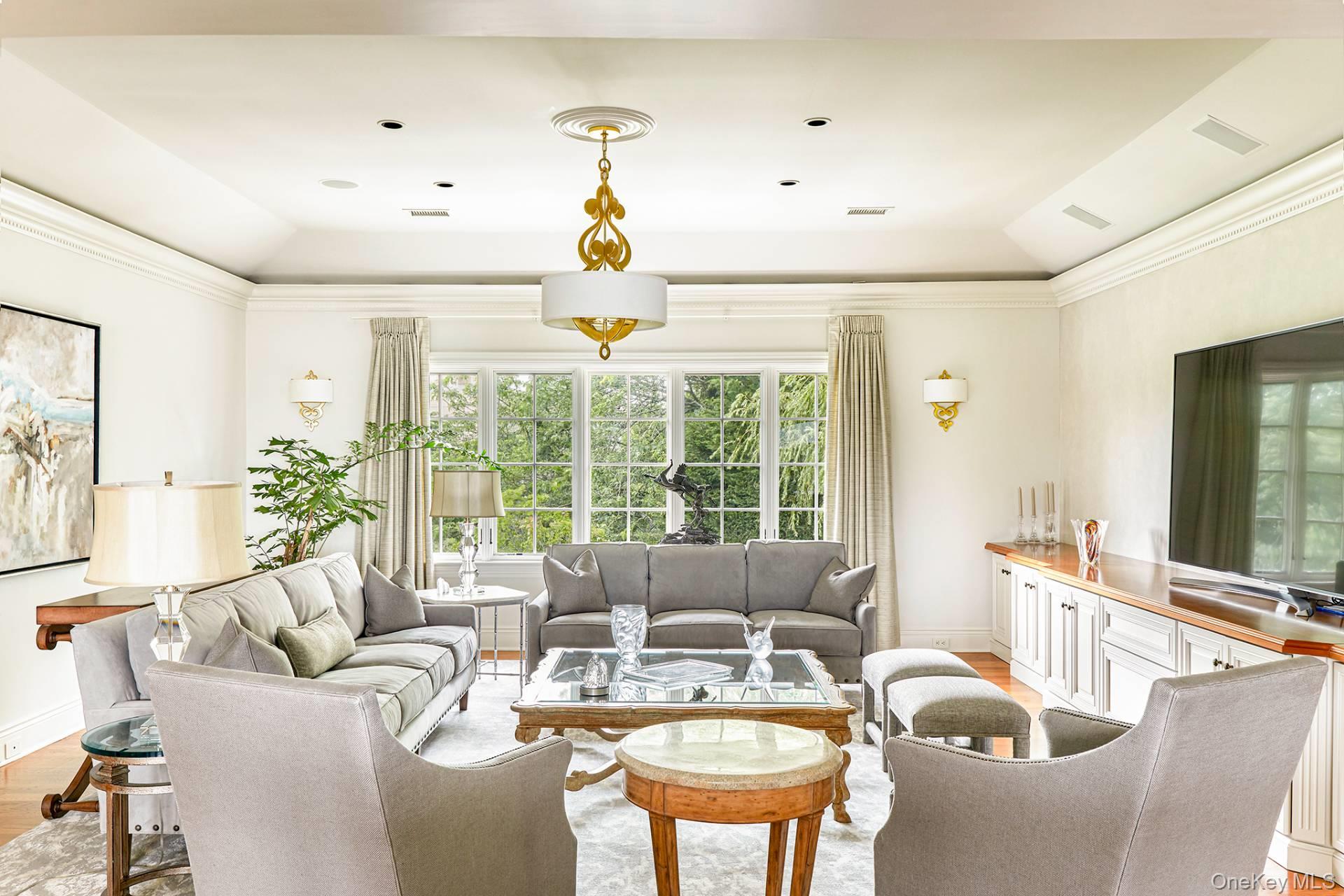 54 Cobb Isle Road, Water Mill, NY 11976