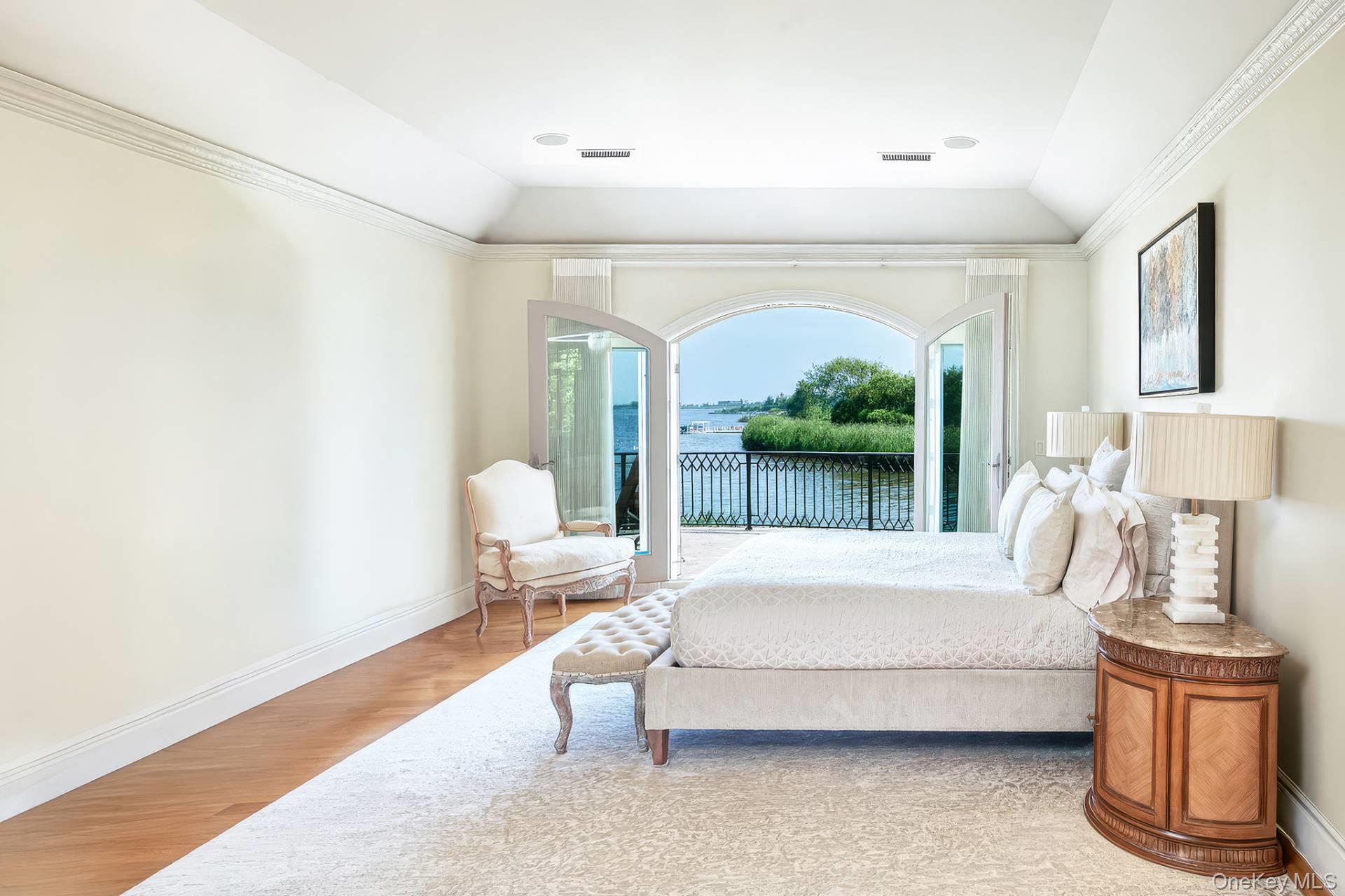 54 Cobb Isle Road, Water Mill, NY 11976