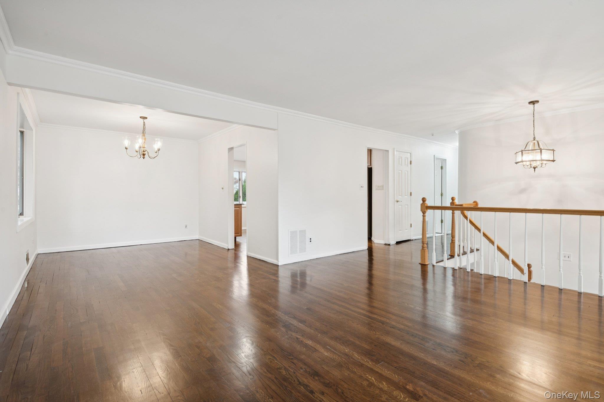 23 Tiffany Lane, Smithtown, NY 11787