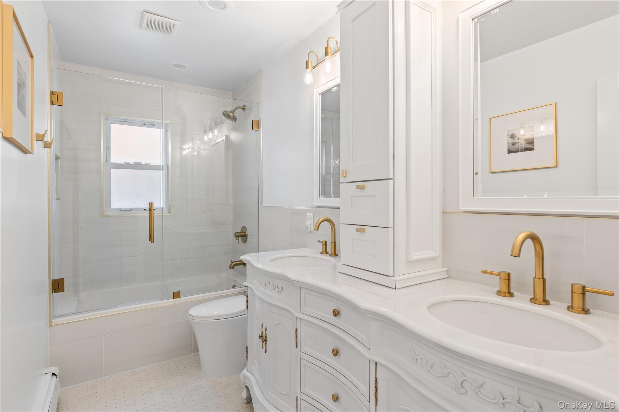 4 Long Ridge Road, Plainview, NY 11803