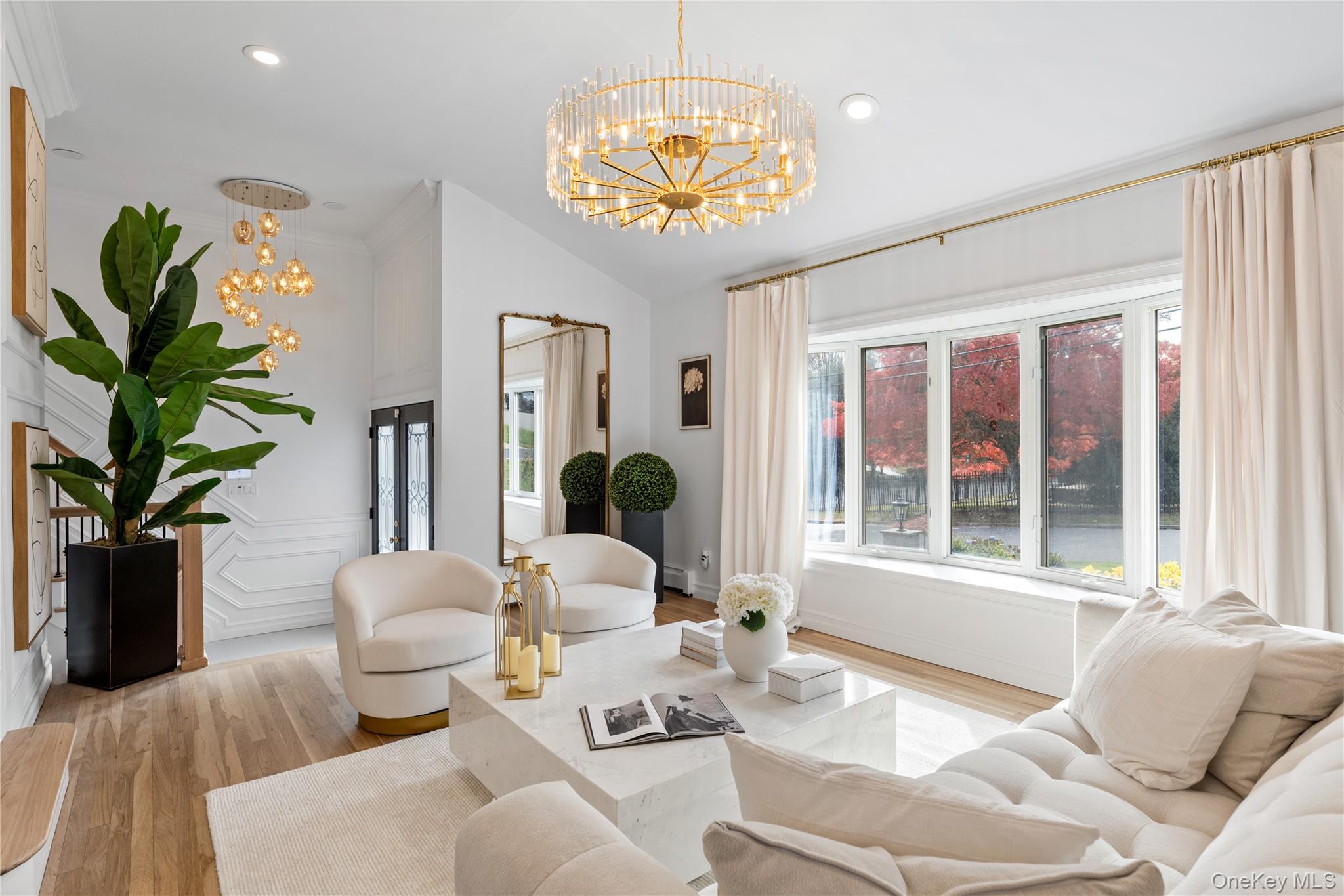 4 Long Ridge Road, Plainview, NY 11803