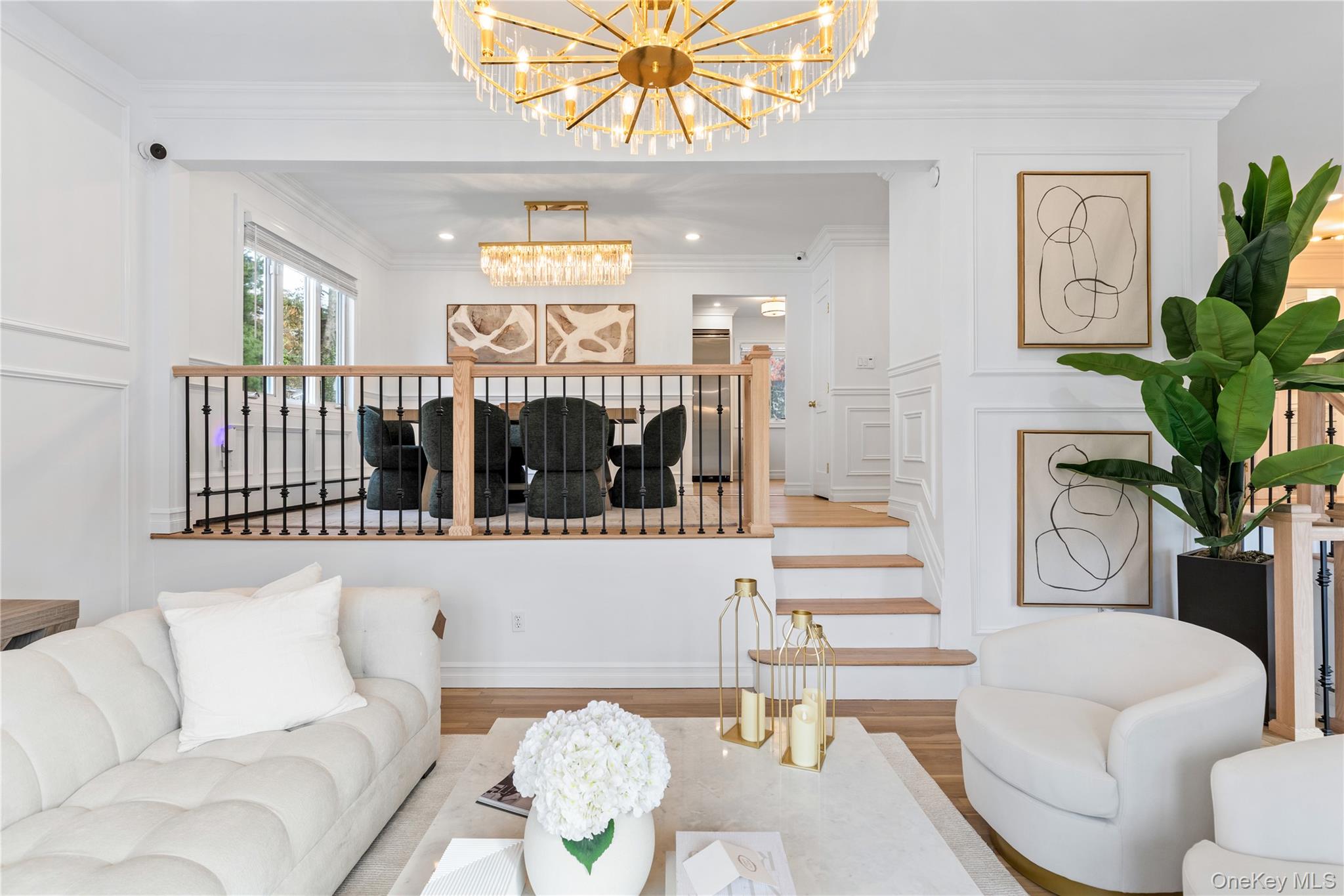 4 Long Ridge Road, Plainview, NY 11803