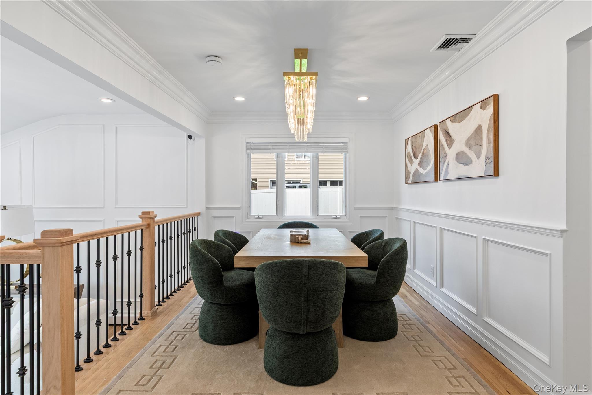 4 Long Ridge Road, Plainview, NY 11803