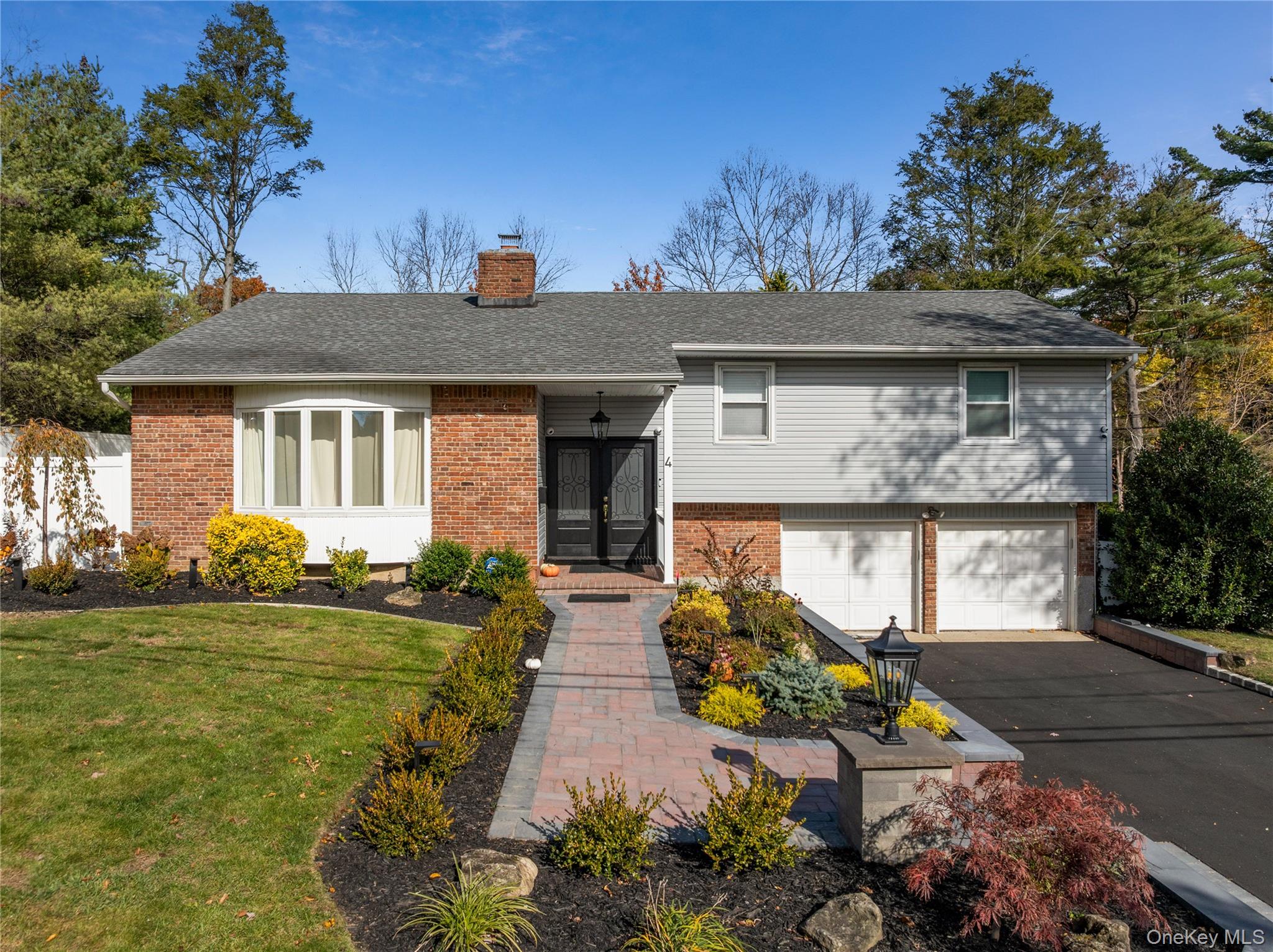 4 Long Ridge Road, Plainview, NY 11803