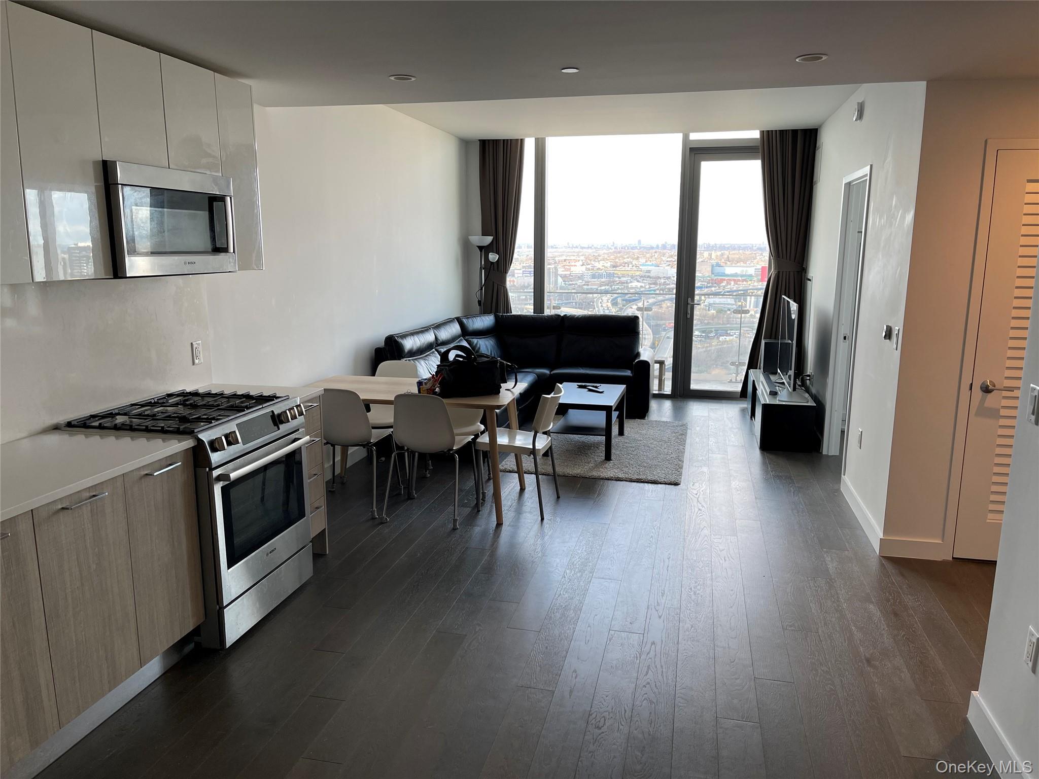 131-05 40th Road # PH1D, Flushing, NY 11354