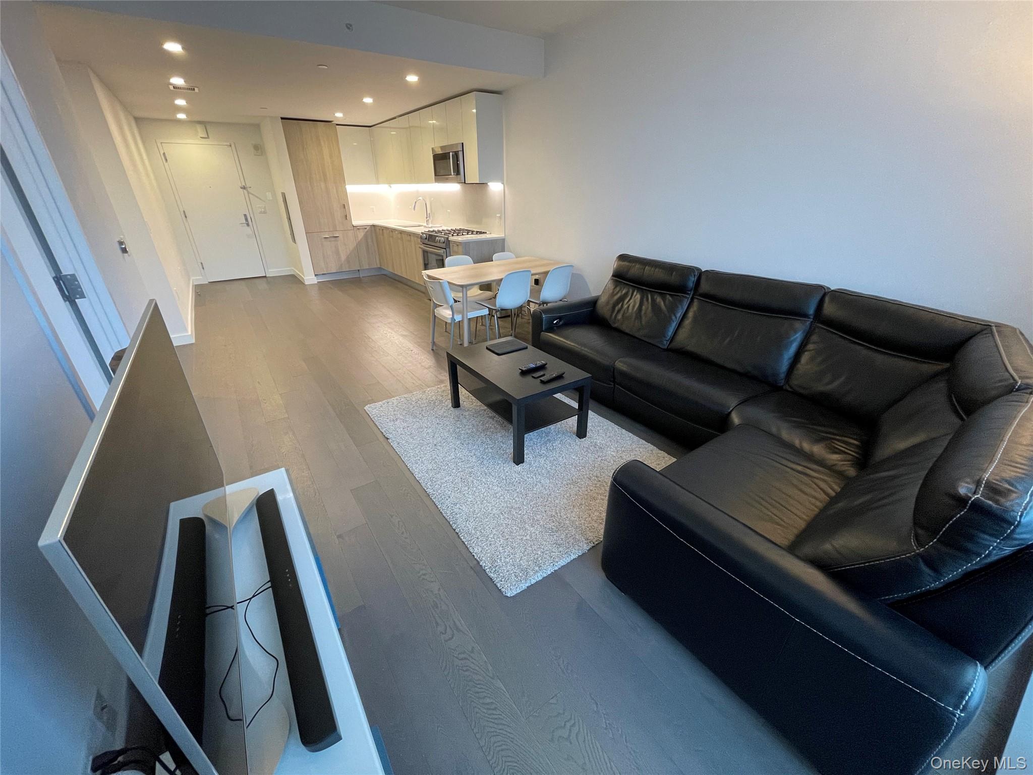 131-05 40th Road # PH1D, Flushing, NY 11354