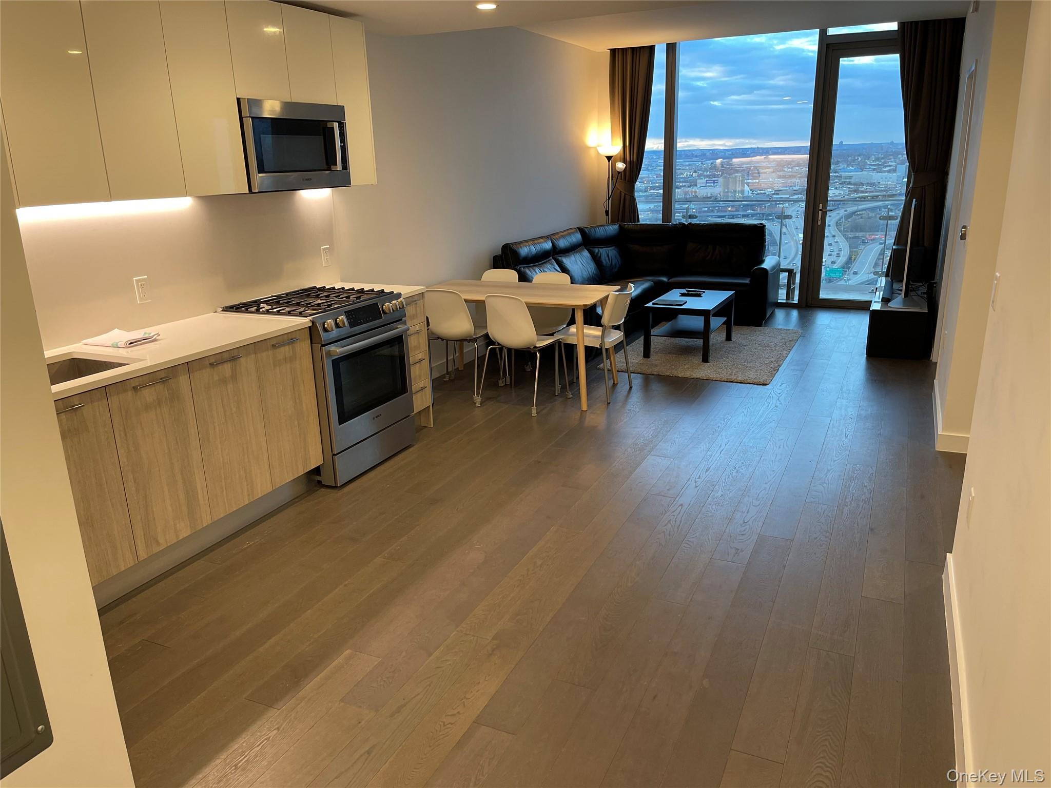 131-05 40th Road # PH1D, Flushing, NY 11354