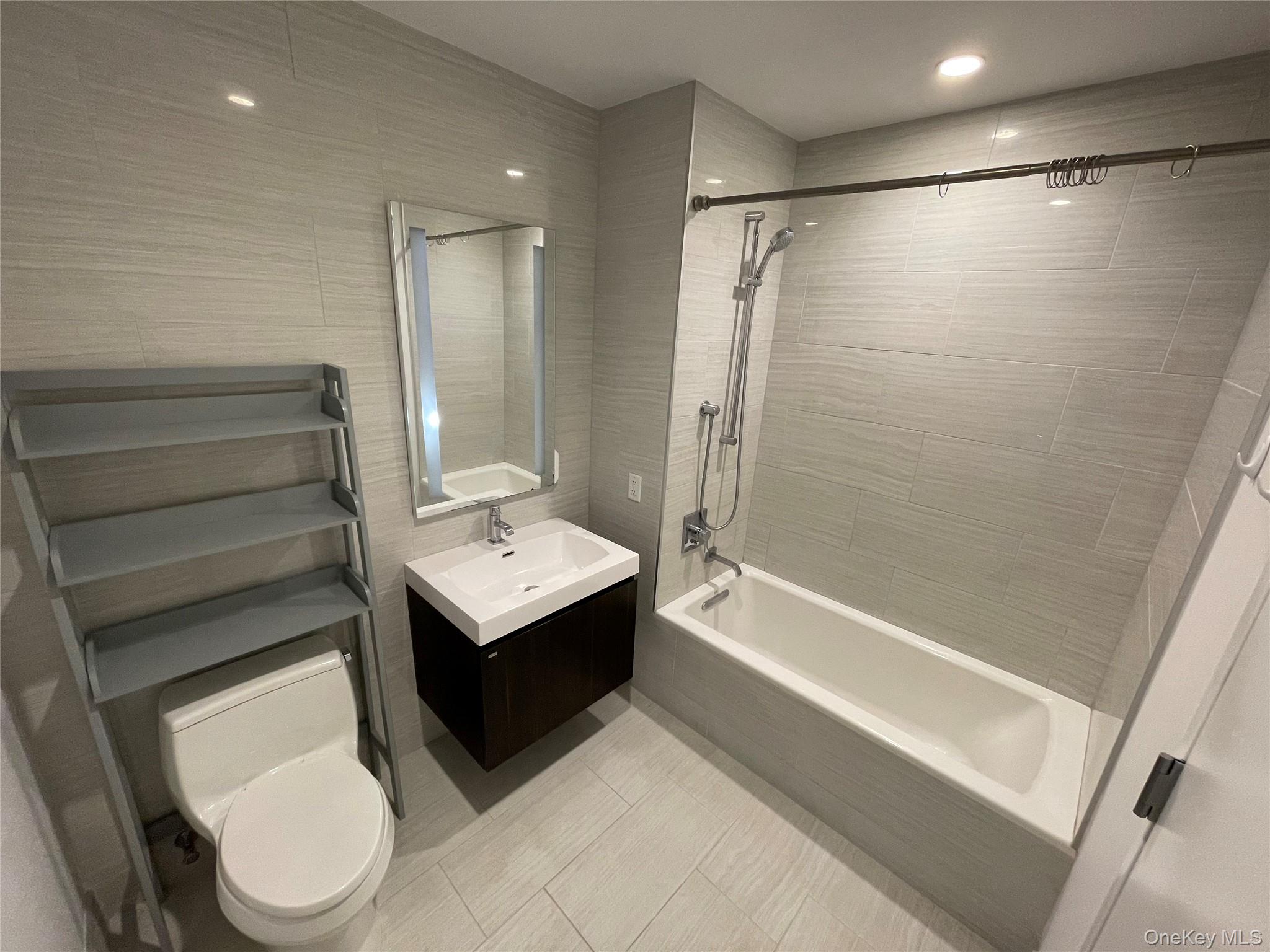 131-05 40th Road # PH1D, Flushing, NY 11354