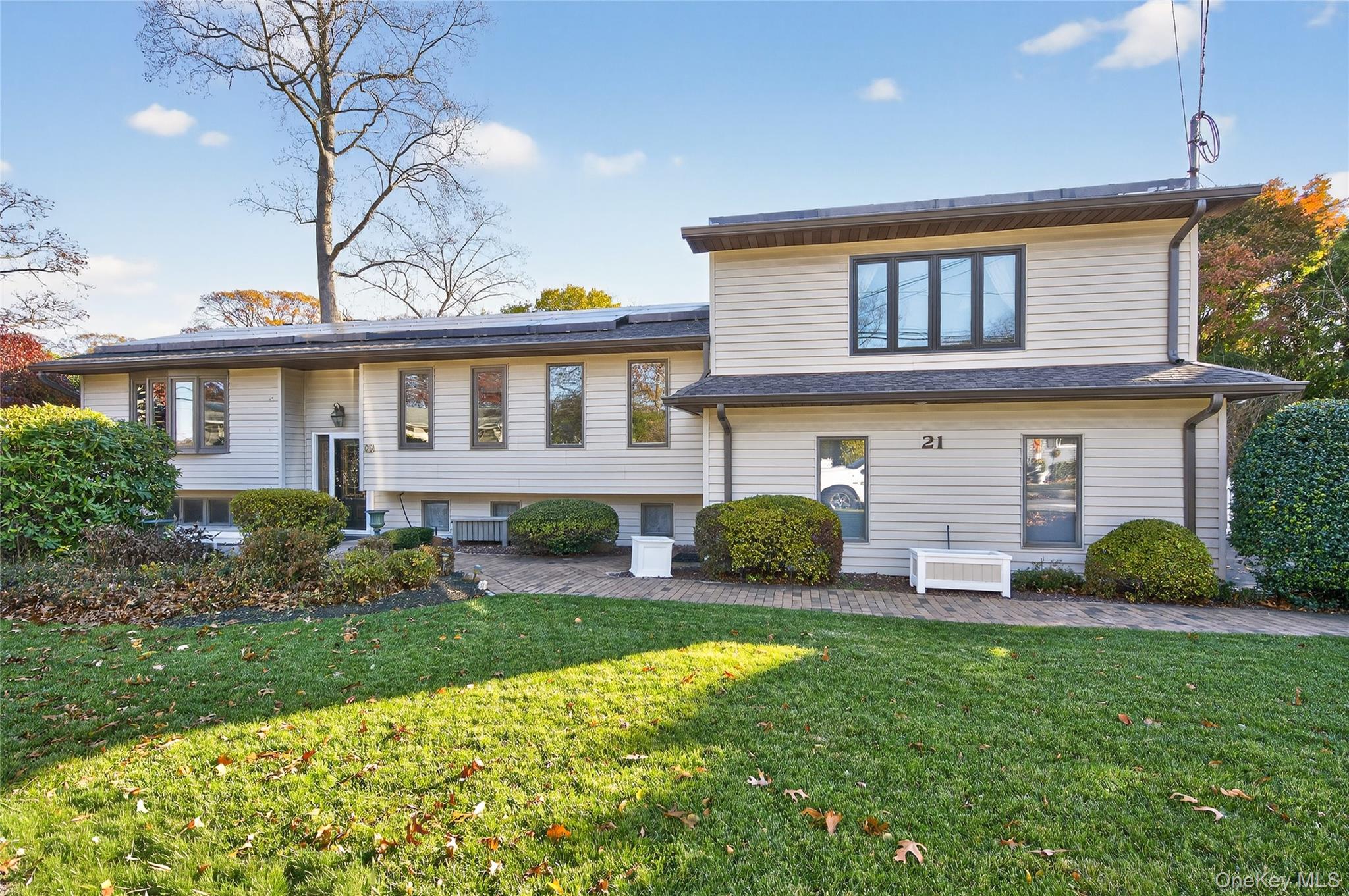 21 Forest Road, Kings Park, NY 11754