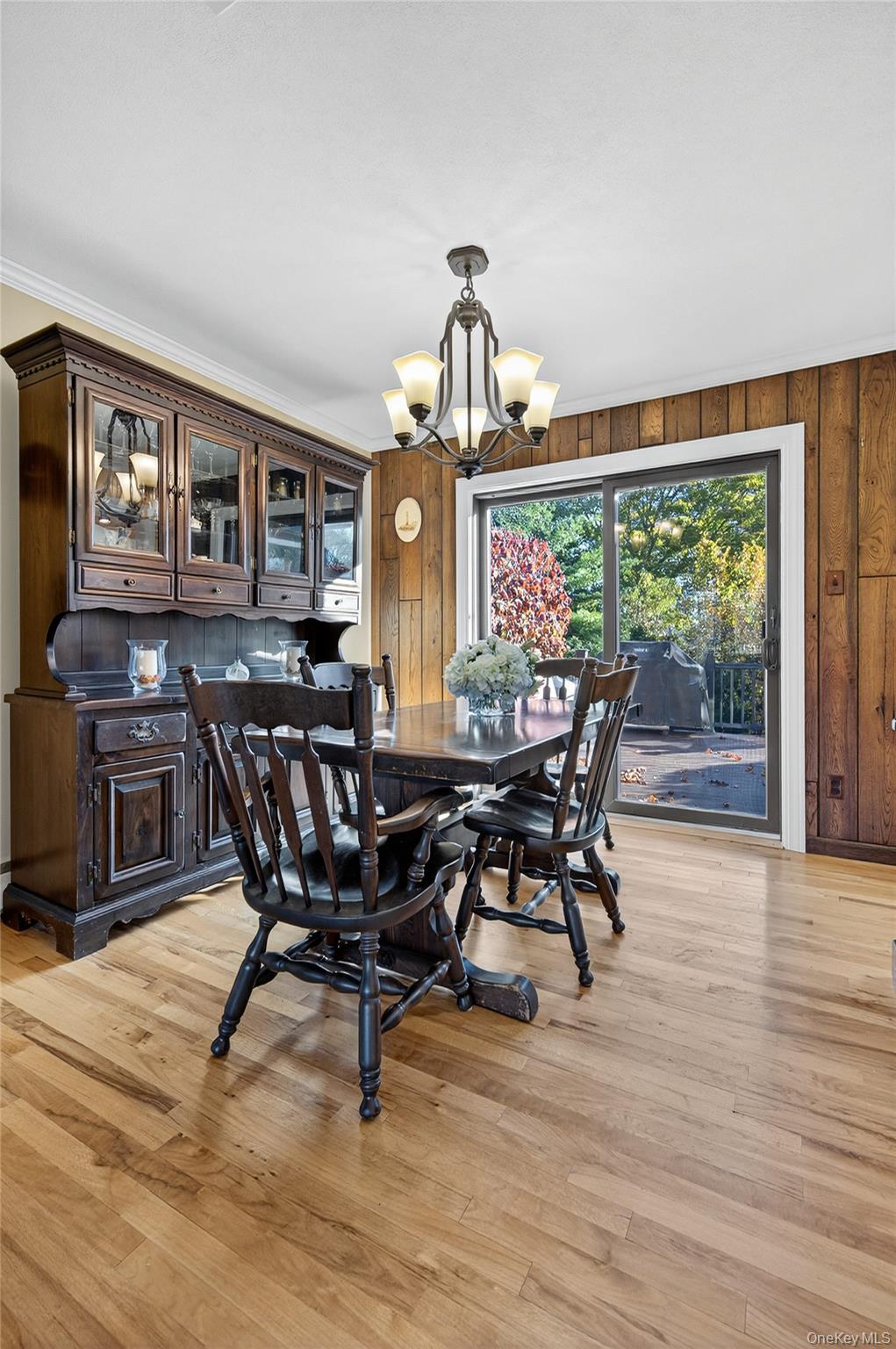 21 Forest Road, Kings Park, NY 11754