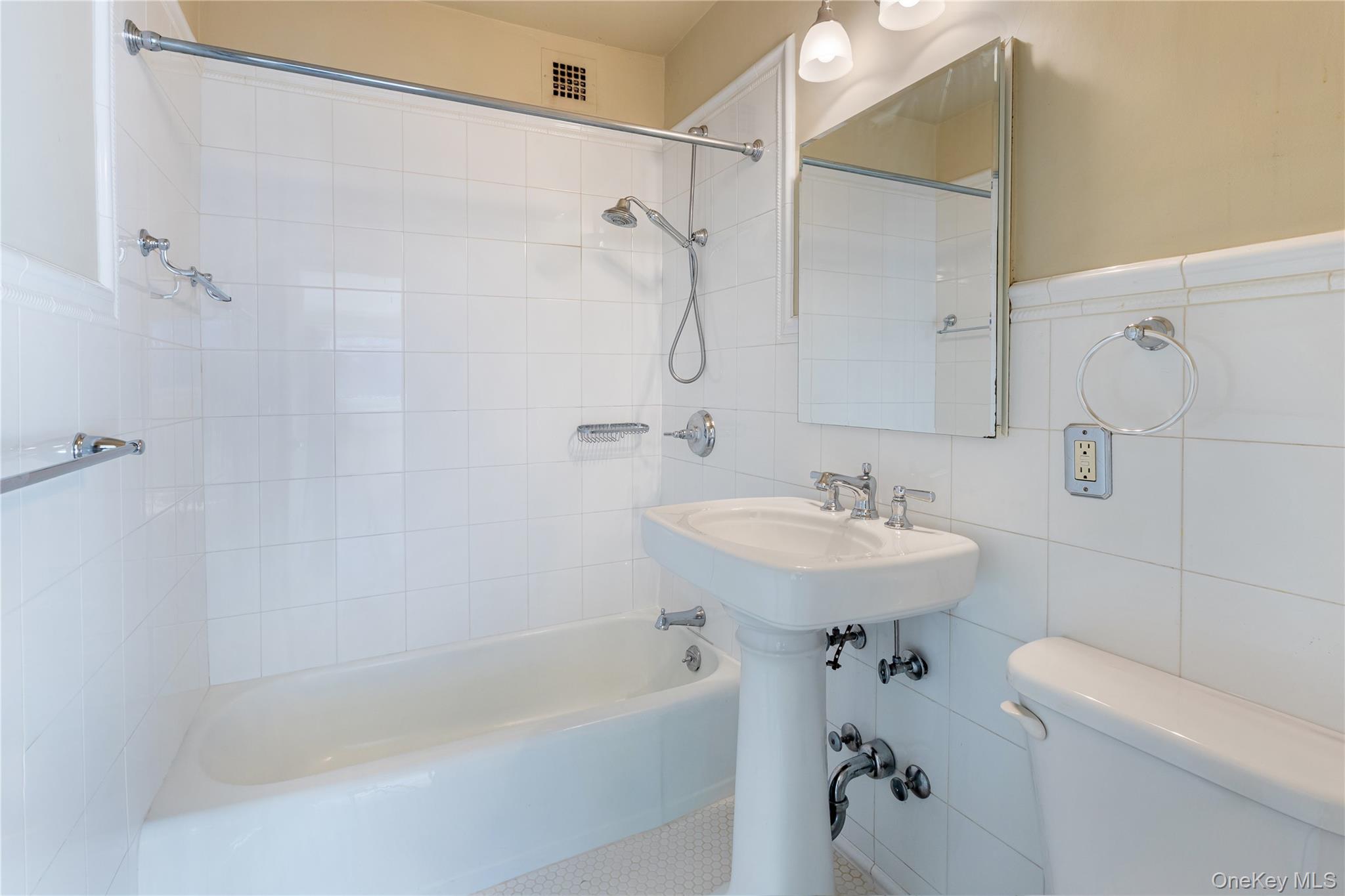 2621 Palisade Avenue # 4J, Bronx, NY 10463