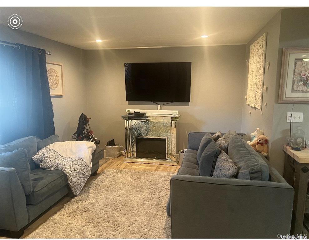 250 Feller Drive, Central Islip, NY 11722