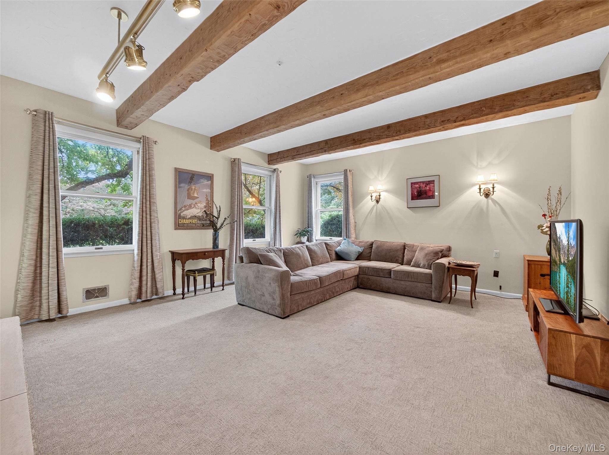 1 Vivian Place, Montebello, NY 10901