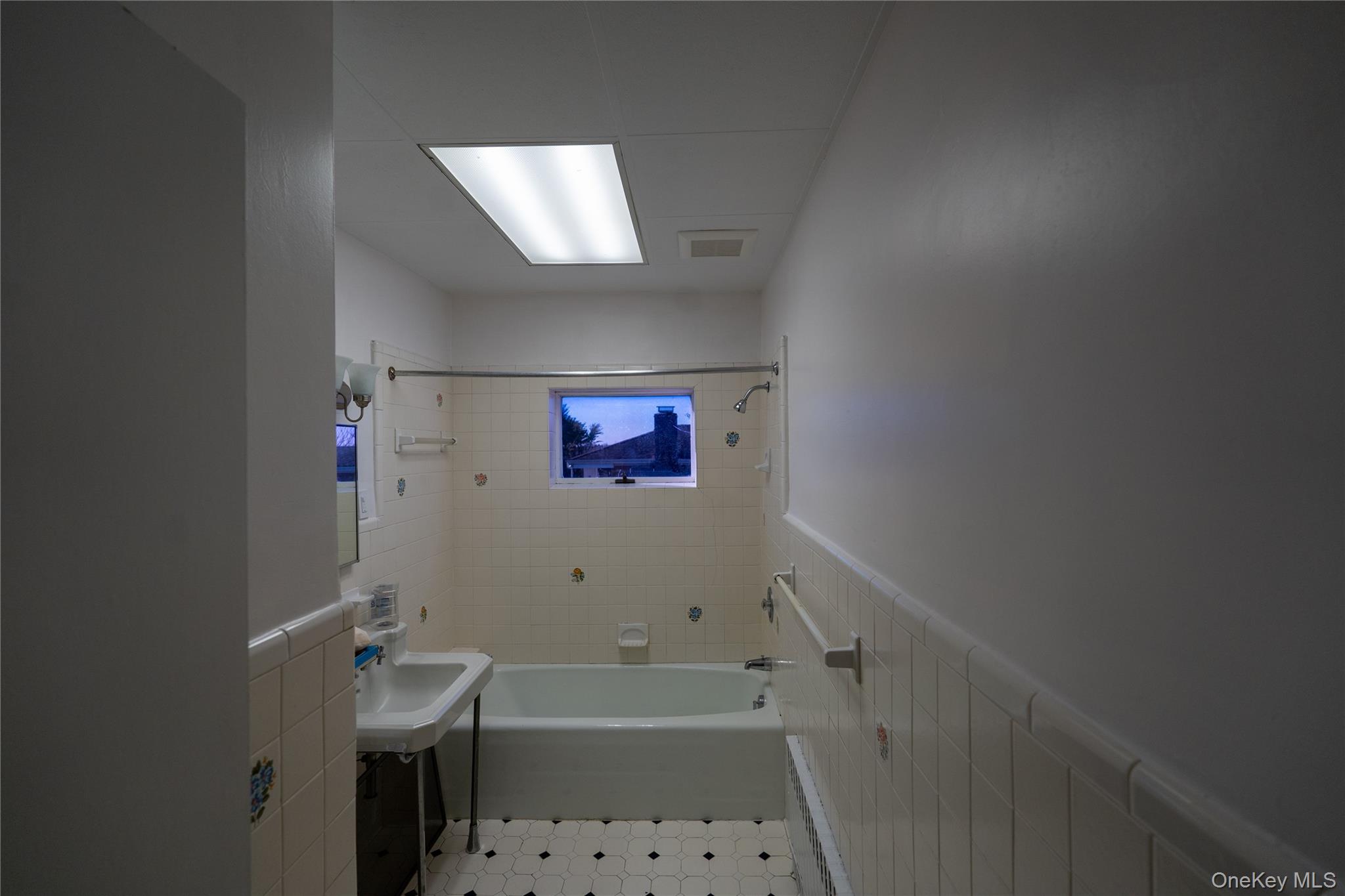 43 Fourth Street, Glen Cove, NY 11542