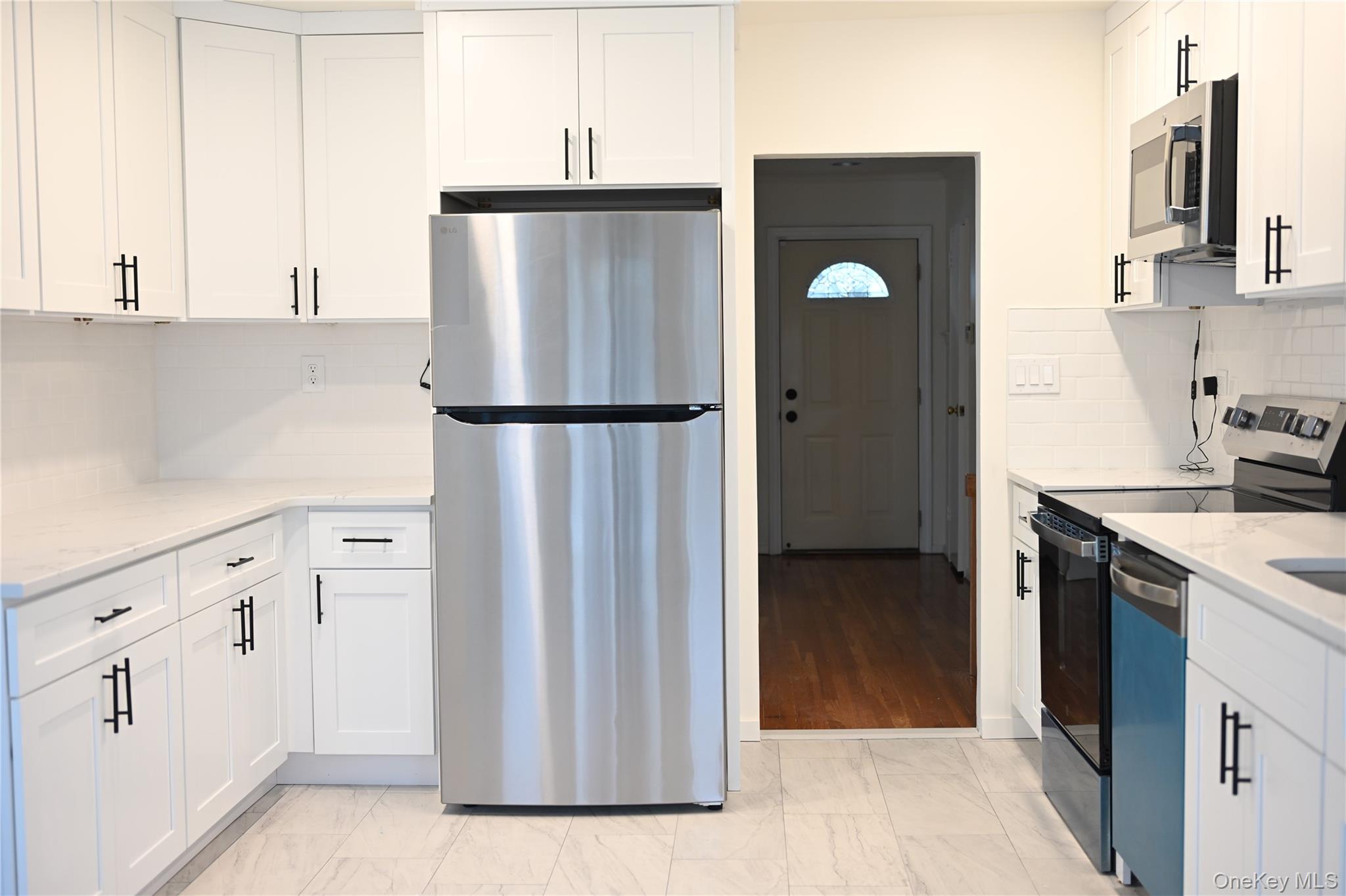 16 Middle Lane, Jericho, NY 11753