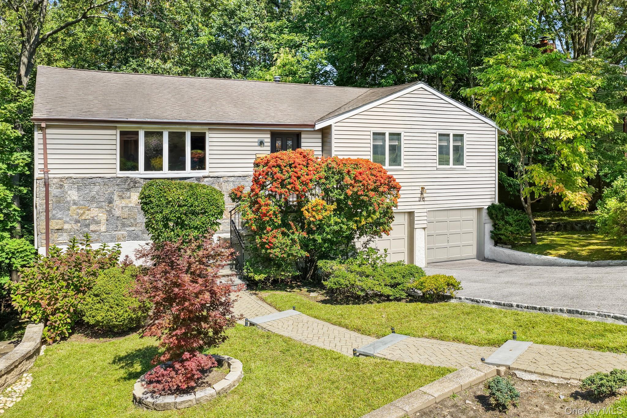 36 Capt Honeywells Road, Ardsley, NY 10502