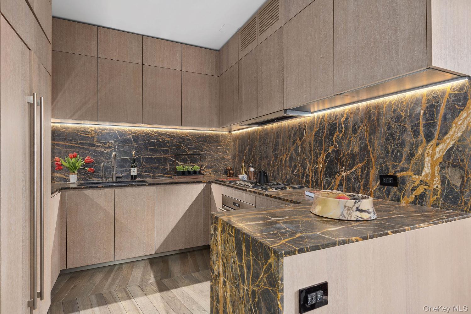 49 CHAMBERS Street # 8F, New York (Manhattan), NY 10007