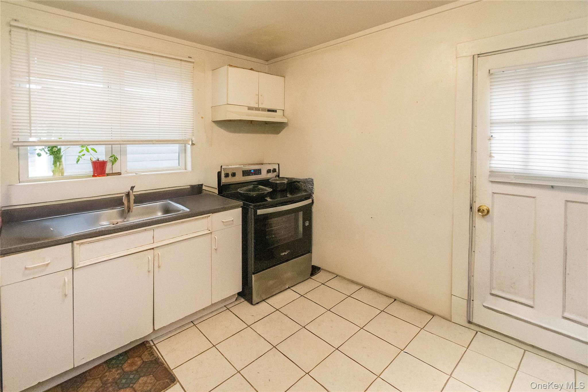 426 Violet Avenue, Poughkeepsie, NY 12601