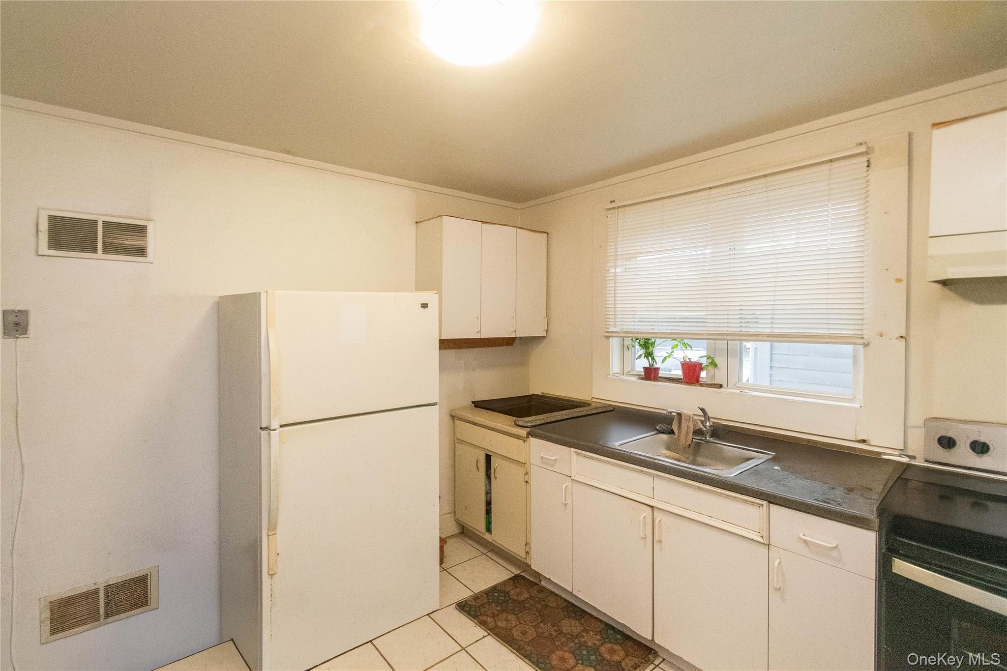 426 Violet Avenue, Poughkeepsie, NY 12601