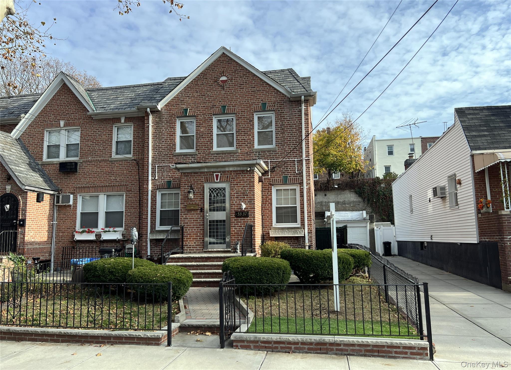 5337 62nd Street, Maspeth, NY 11378