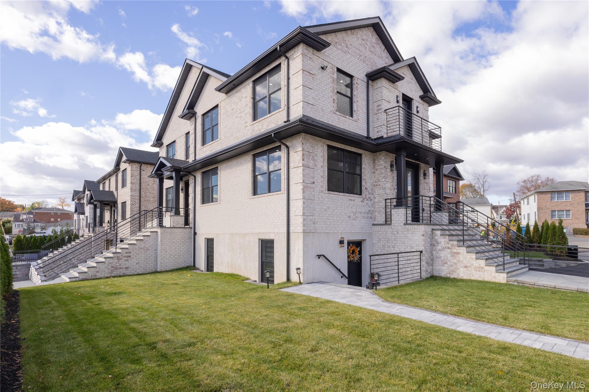 1 Victoria Lane, Yonkers, NY 10701