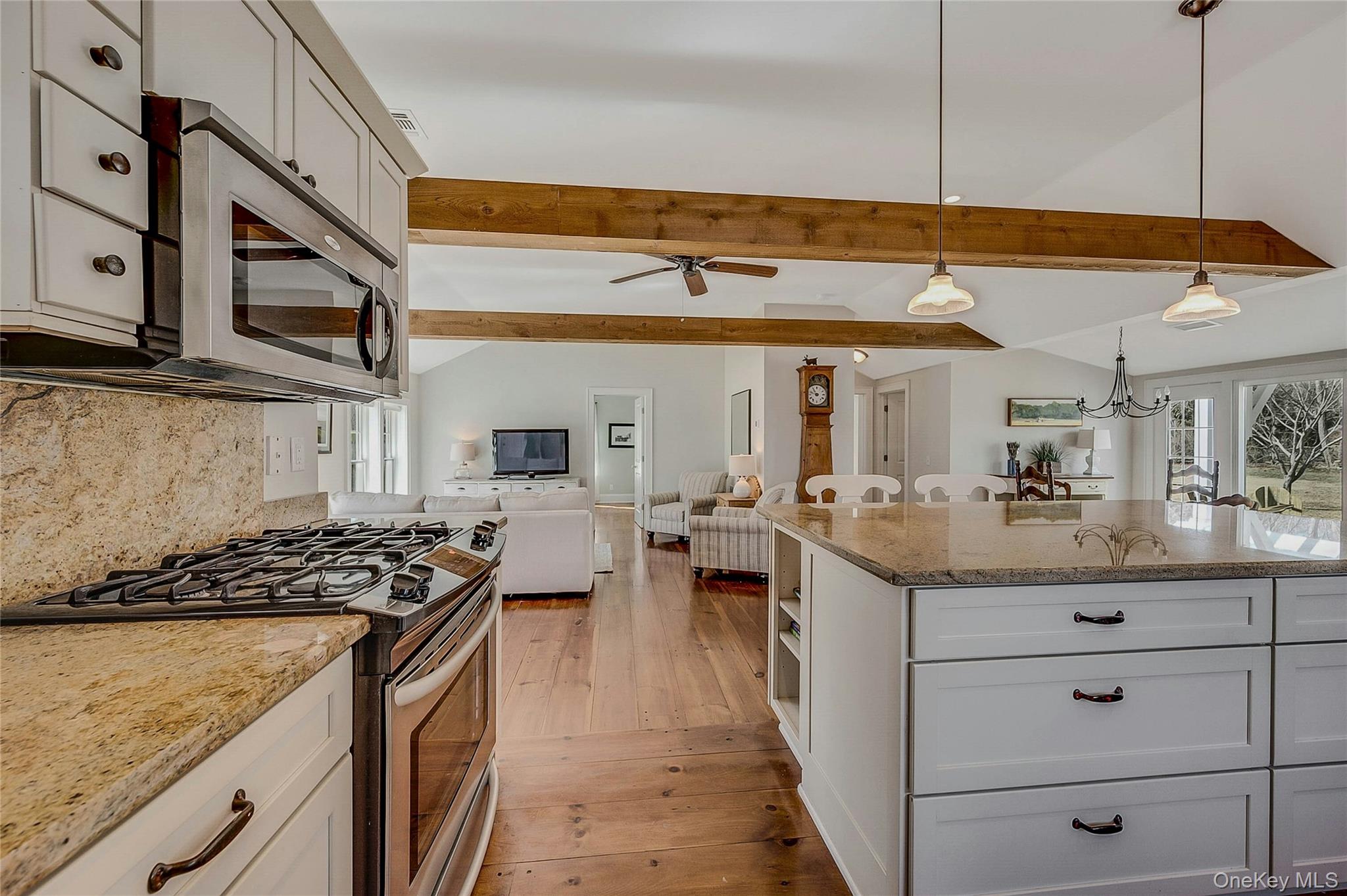 635 Strohson Road, Cutchogue, NY 11935