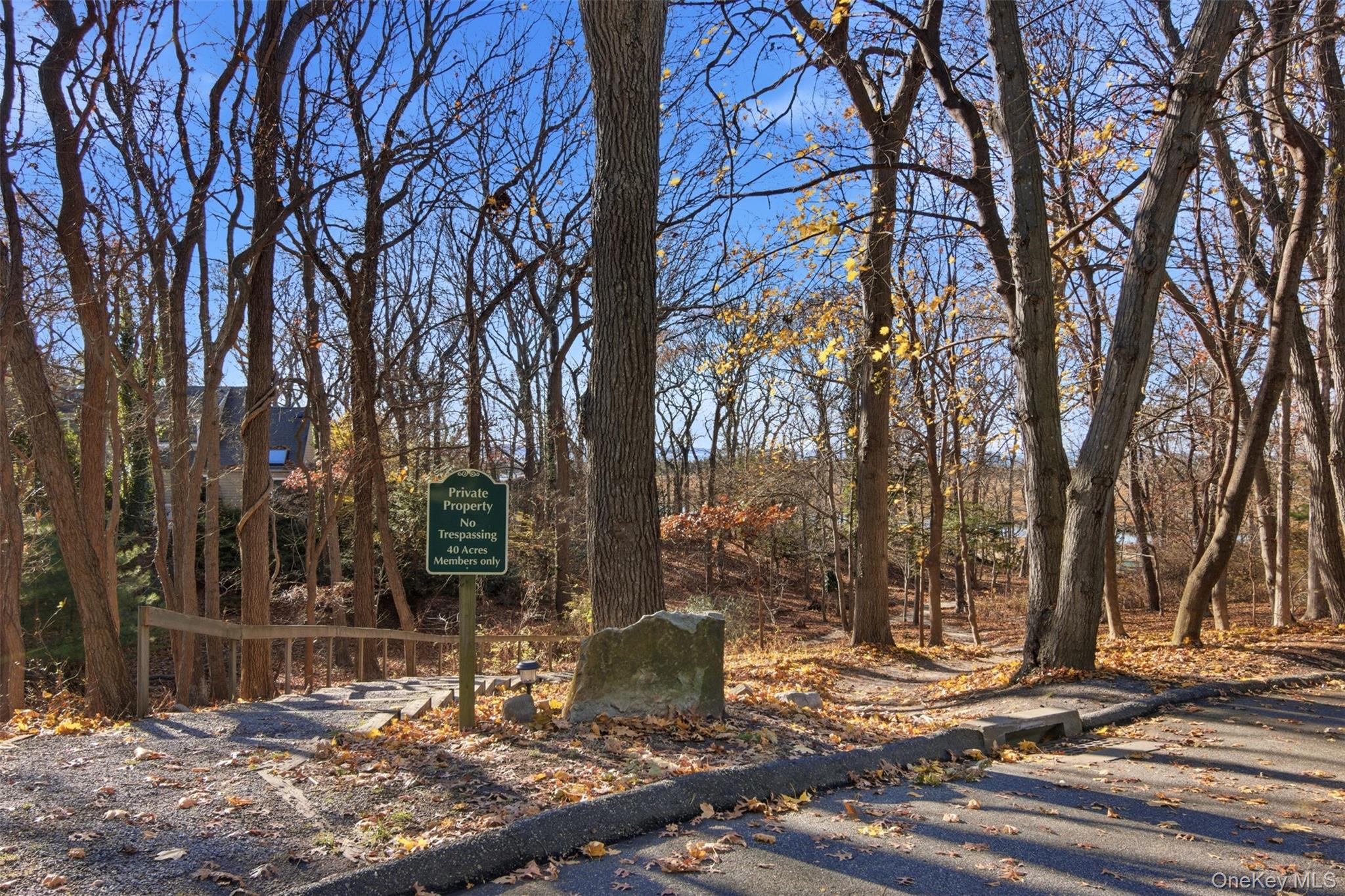 8 Old Wood Road, Stony Brook, NY 11790