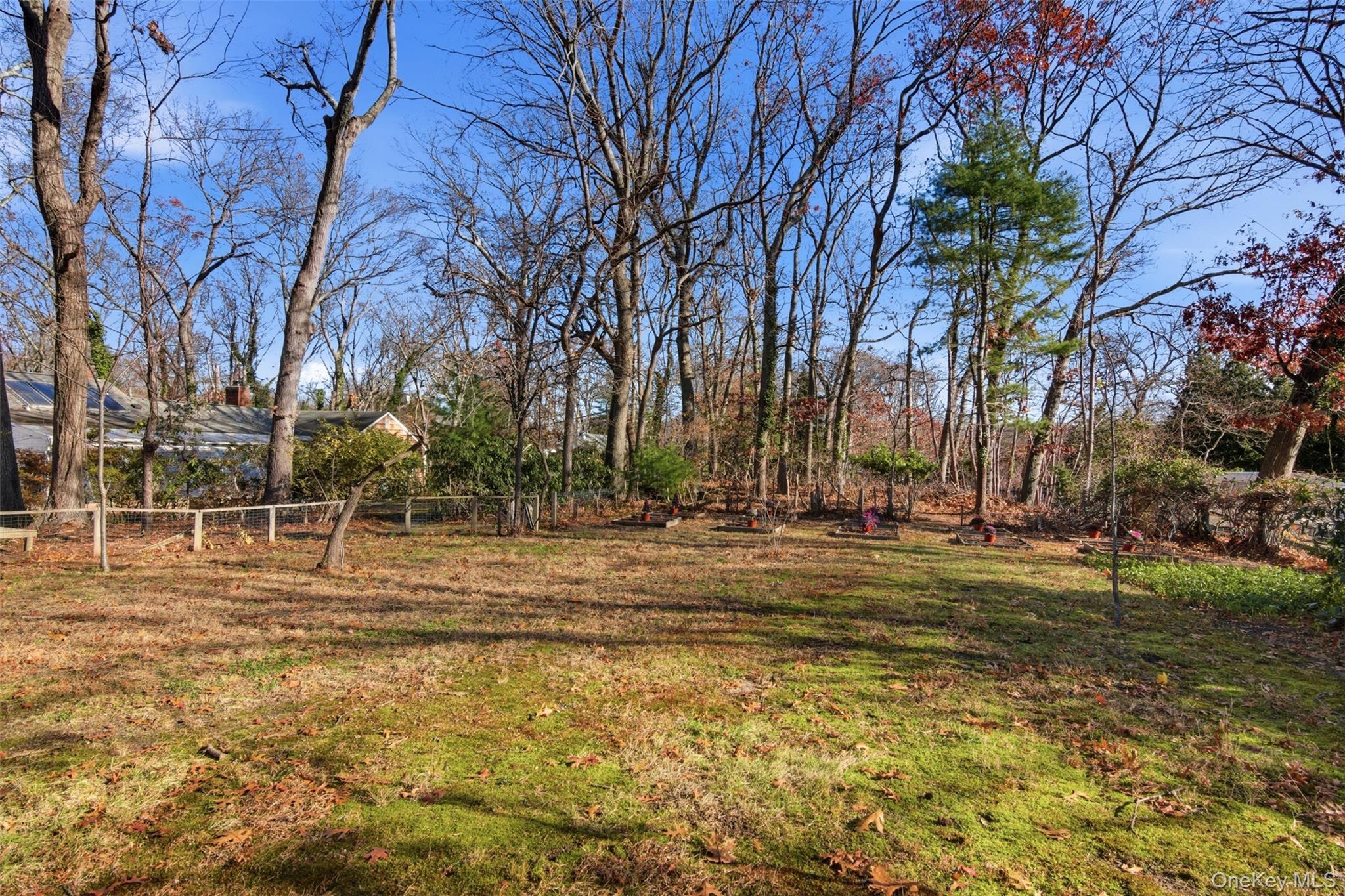 8 Old Wood Road, Stony Brook, NY 11790