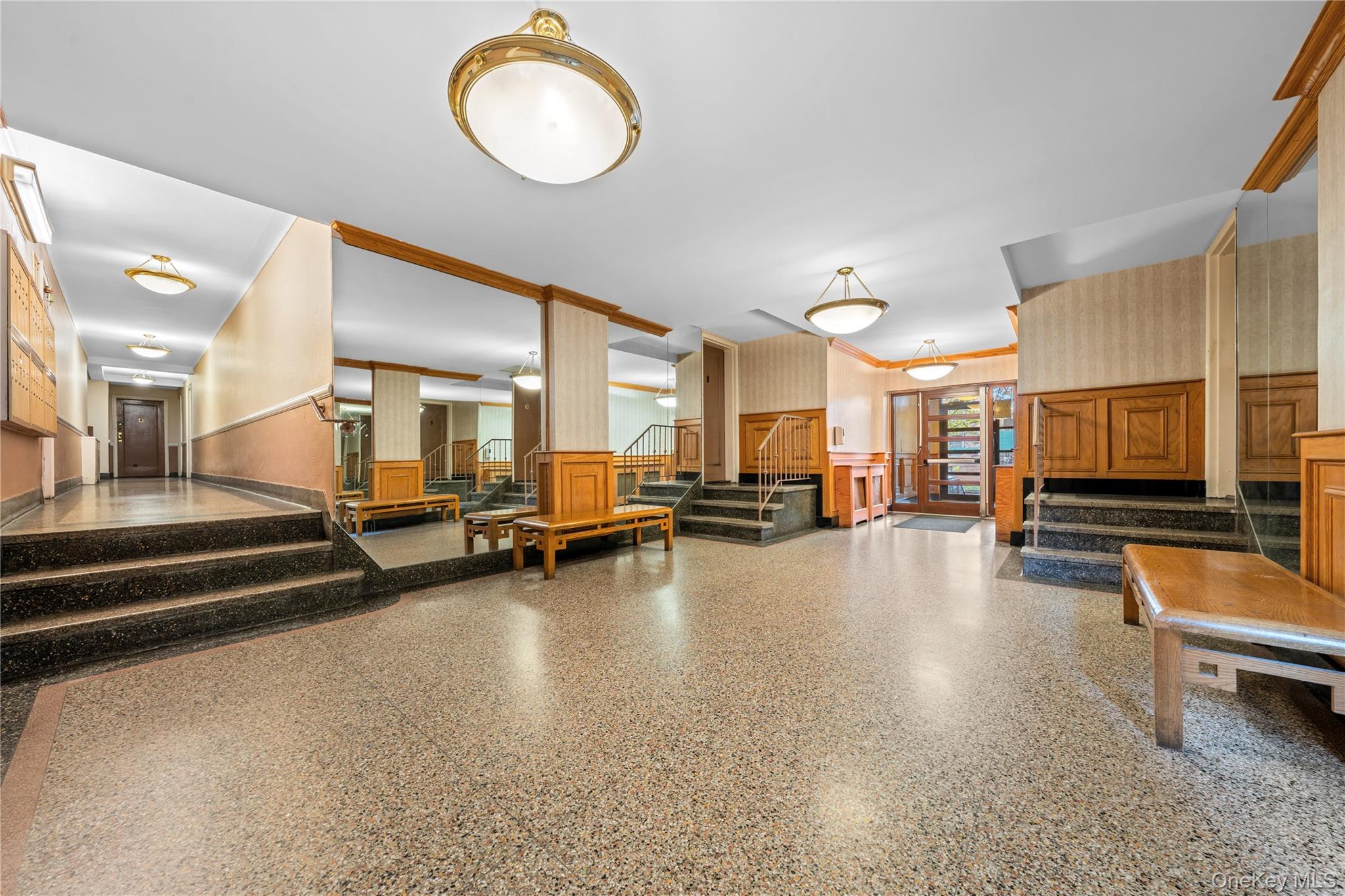 140-18 burden crescent # 305, Briarwood, NY 11435