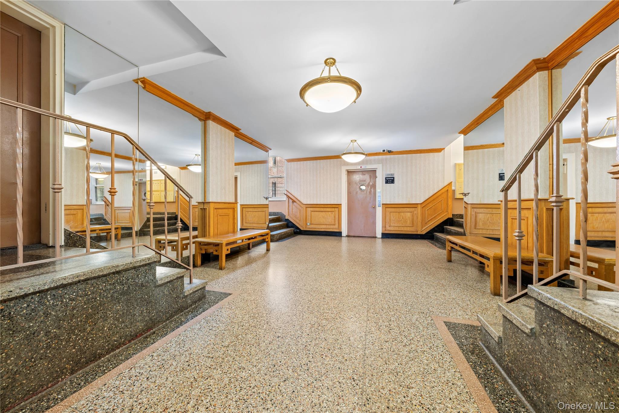 140-18 burden crescent # 305, Briarwood, NY 11435