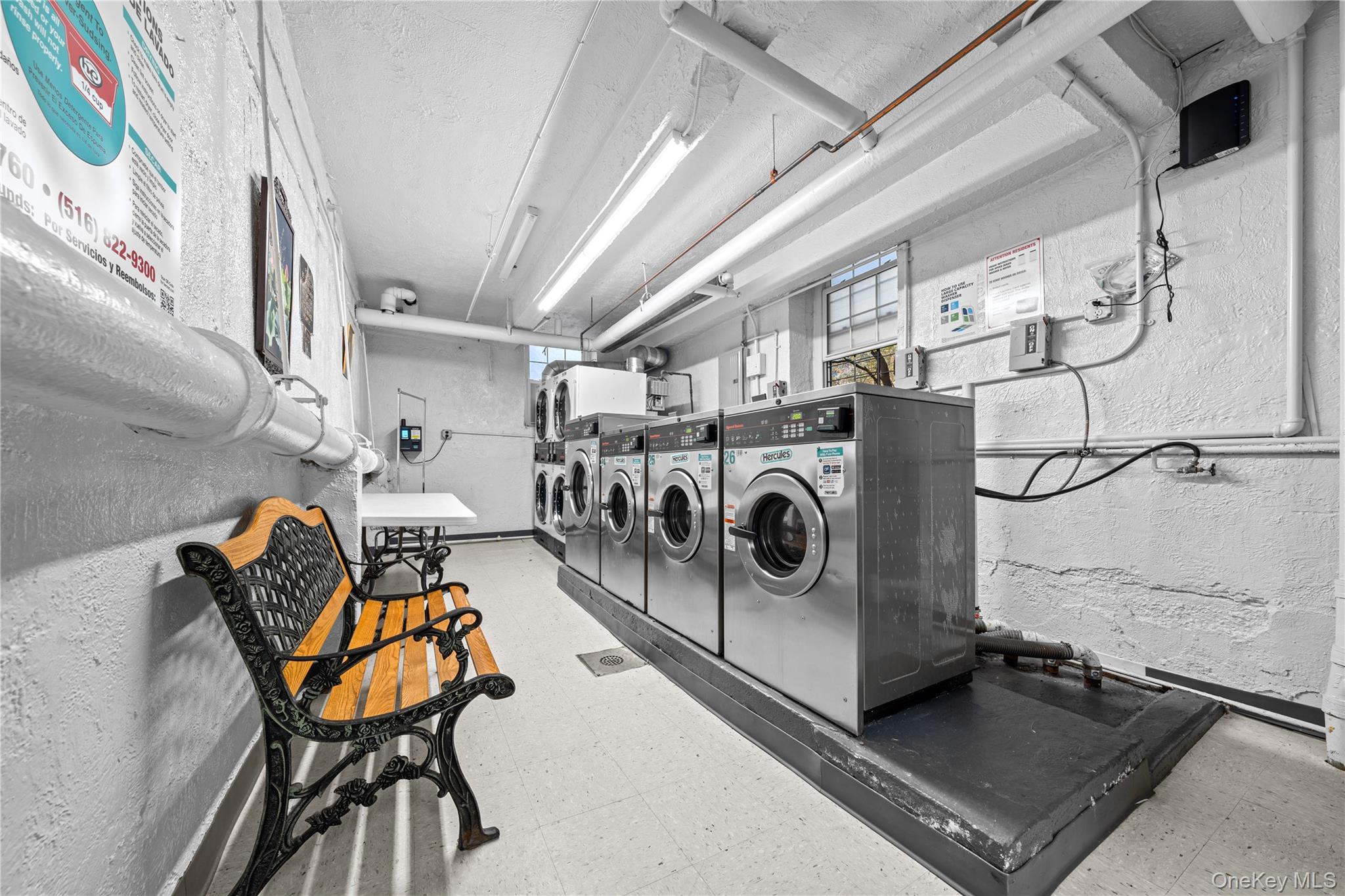 140-18 burden crescent # 305, Briarwood, NY 11435