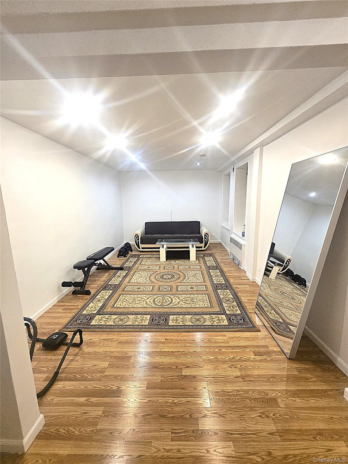 140-18 burden crescent # 305, Briarwood, NY 11435